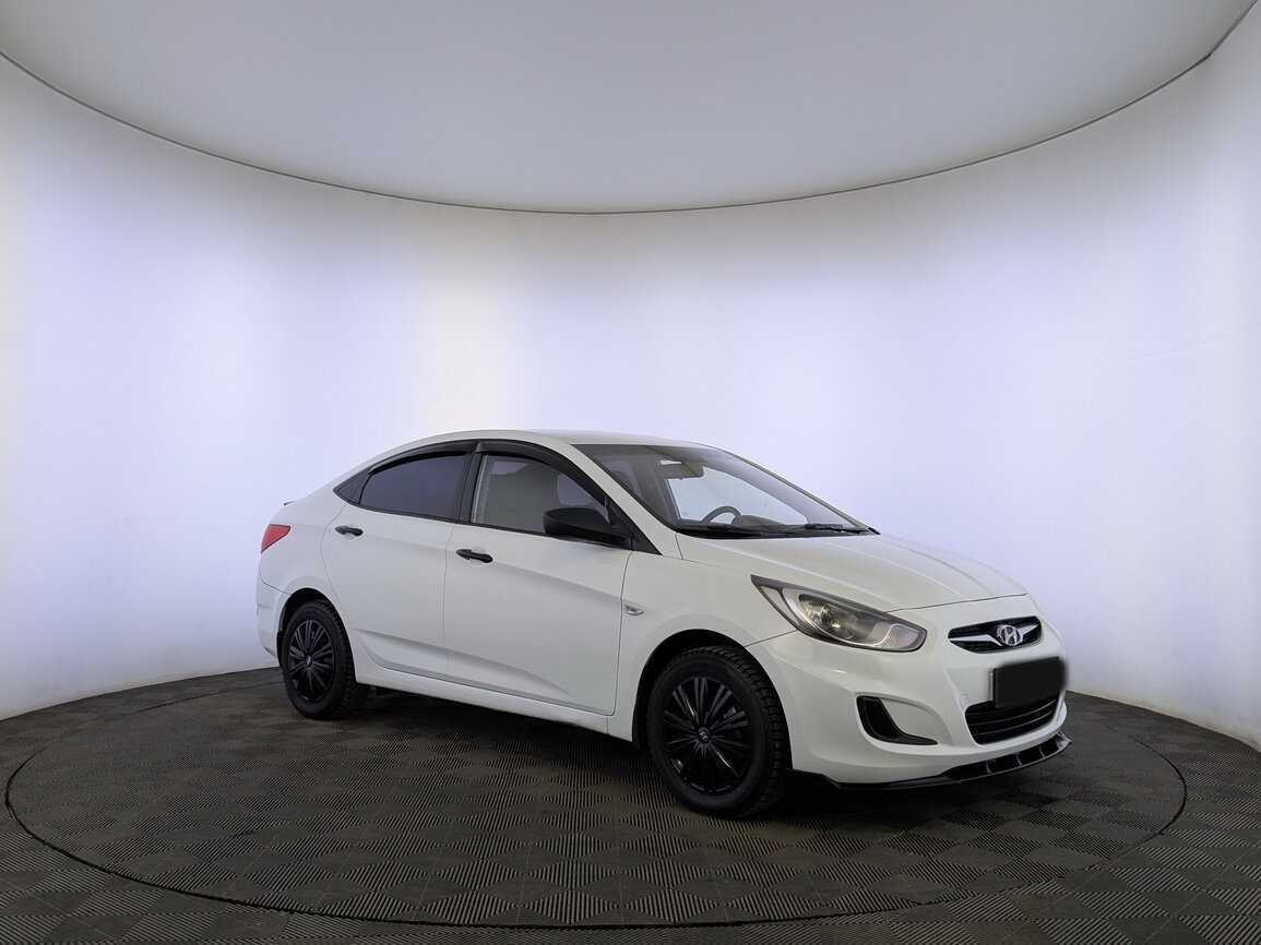 Купить Hyundai Solaris с пробегом. Фото: #2
