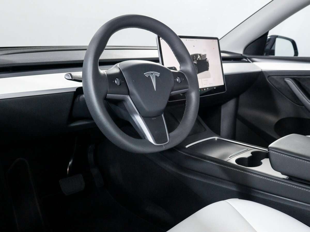 Купить Tesla Model Y с пробегом. Фото: #12