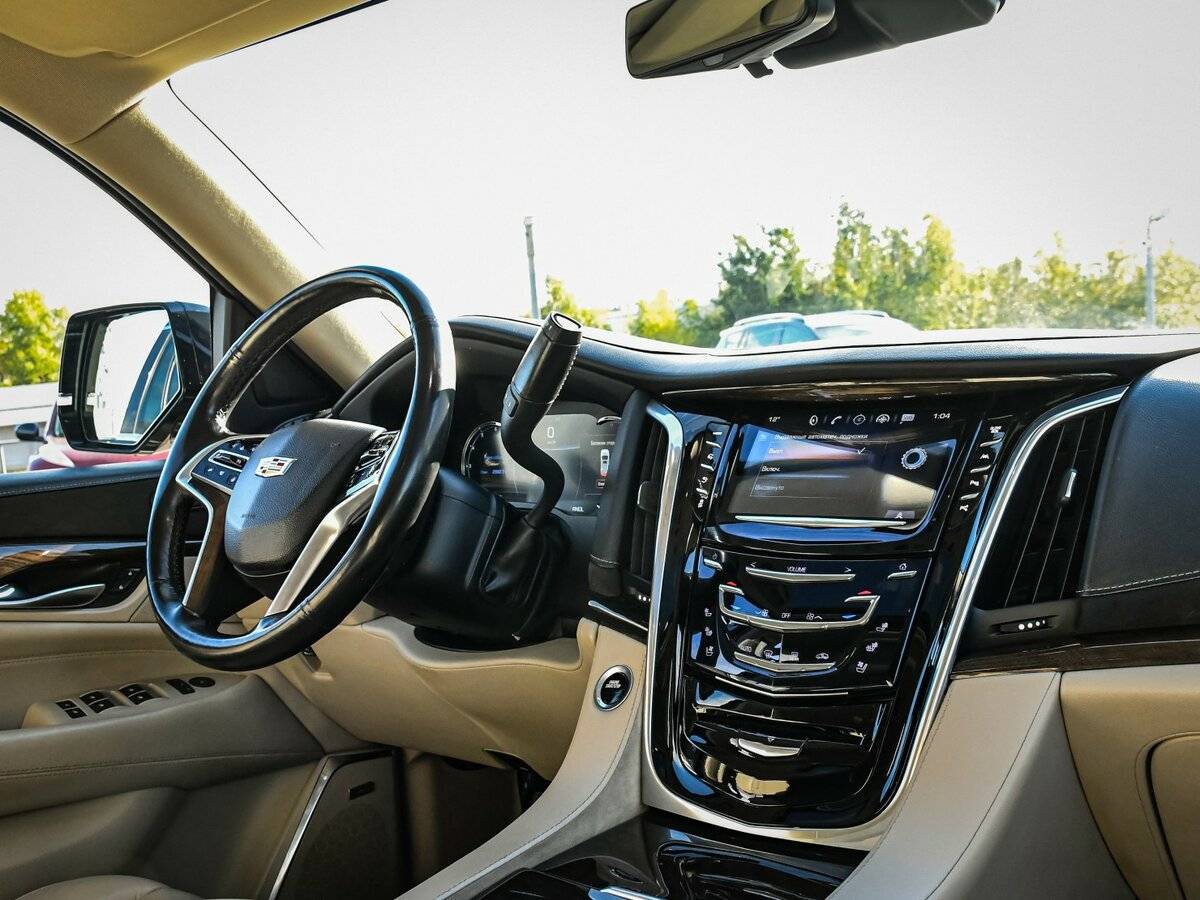 Купить Cadillac Escalade с пробегом. Фото: #8