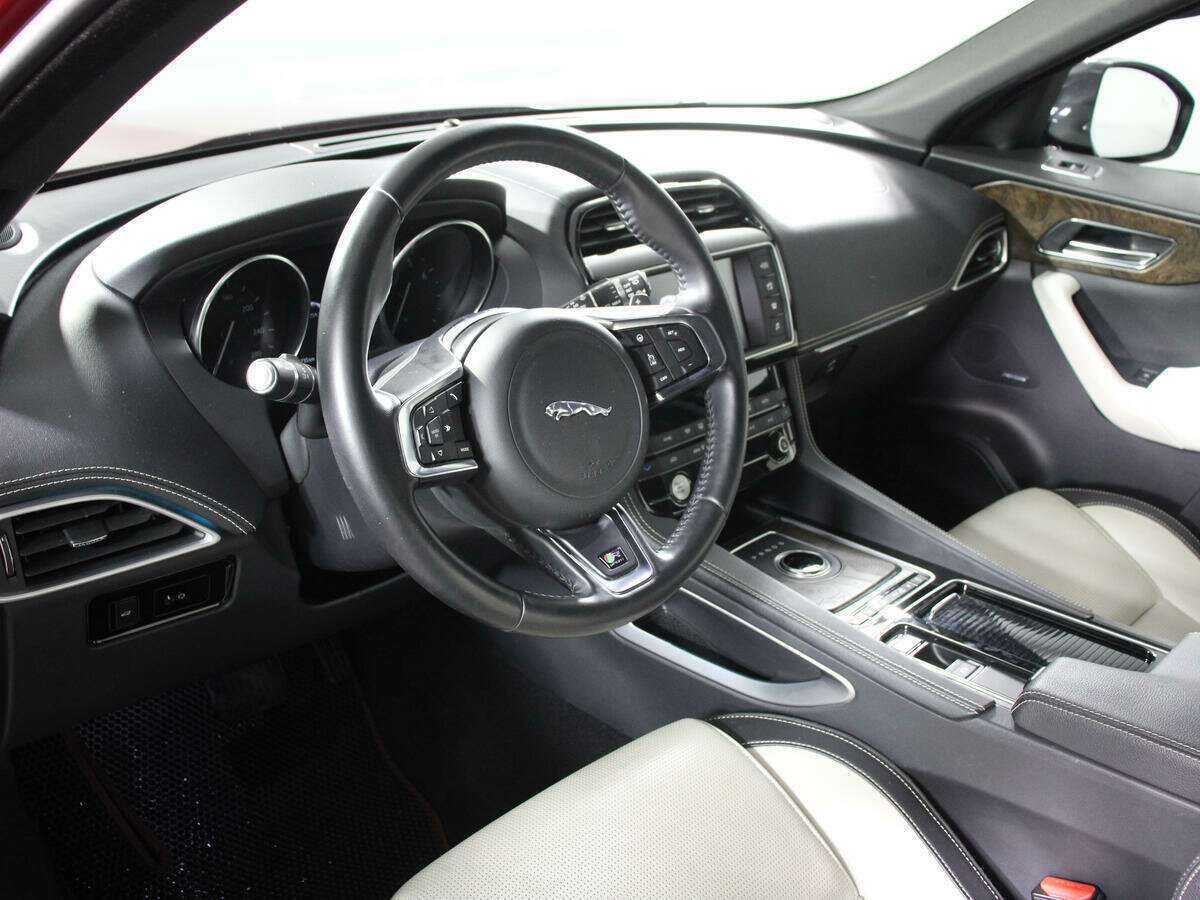 Купить Jaguar F-Pace с пробегом. Фото: #10