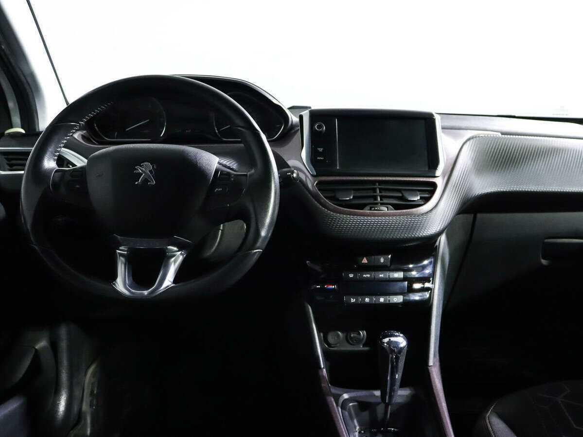 Купить Peugeot 2008 с пробегом. Фото: #9
