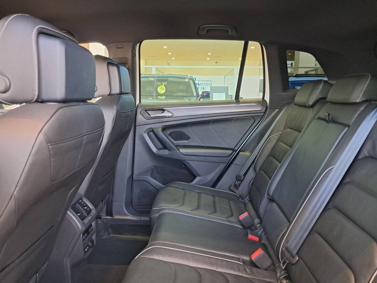 Купить Volkswagen Tiguan с пробегом. Фото: #11