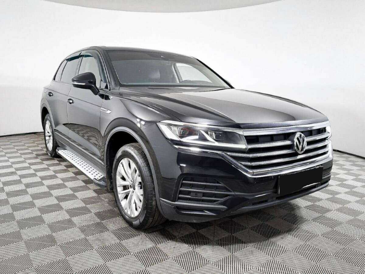 Купить Volkswagen Touareg с пробегом. Фото: #2