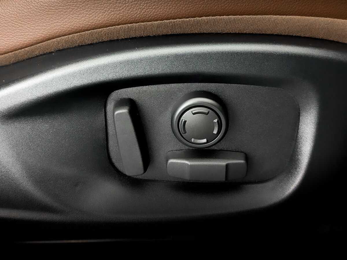 Купить Jaguar F-Pace с пробегом. Фото: #24
