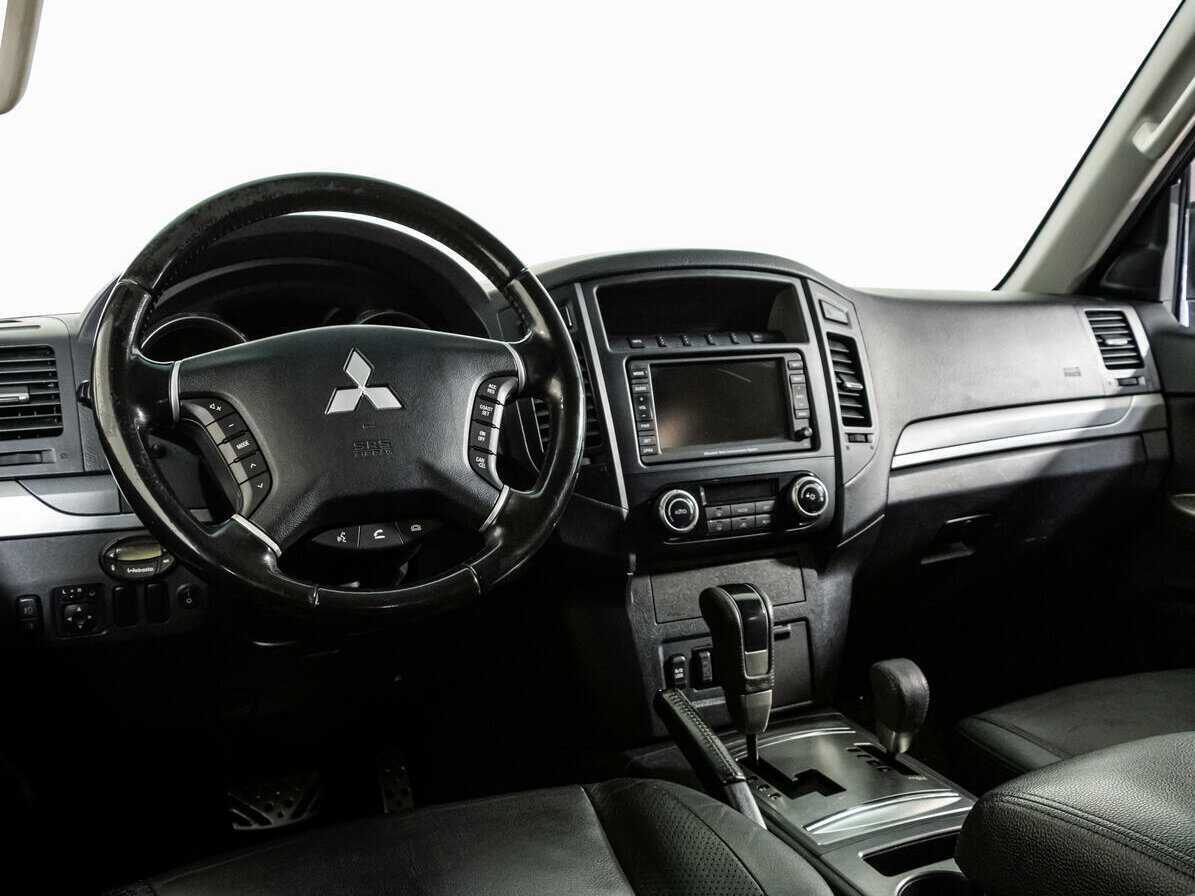 Купить Mitsubishi Pajero с пробегом. Фото: #8