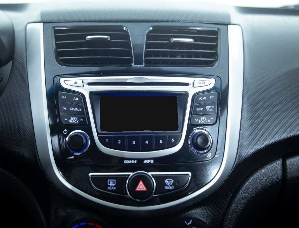 Купить Hyundai Solaris с пробегом. Фото: #14
