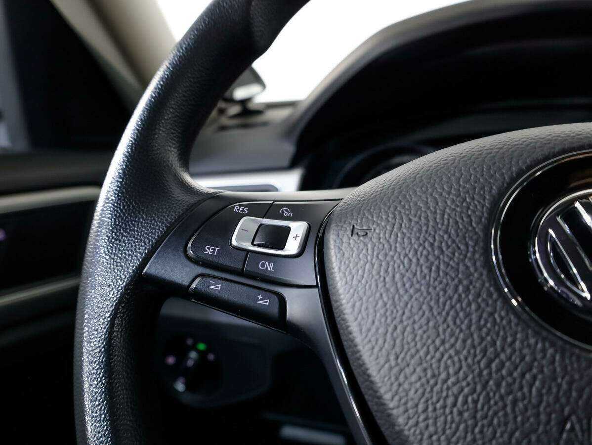 Купить Volkswagen Teramont с пробегом. Фото: #12