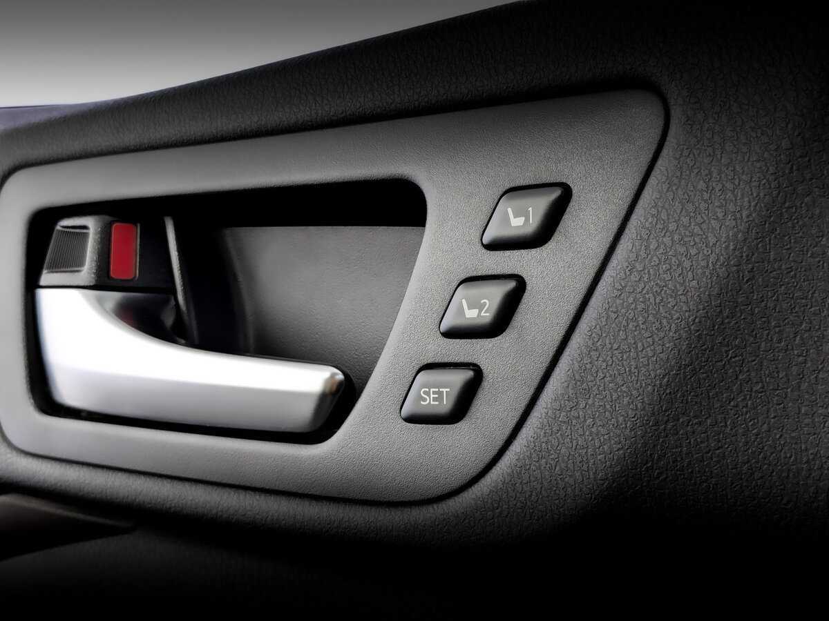 Купить Toyota Highlander с пробегом. Фото: #21