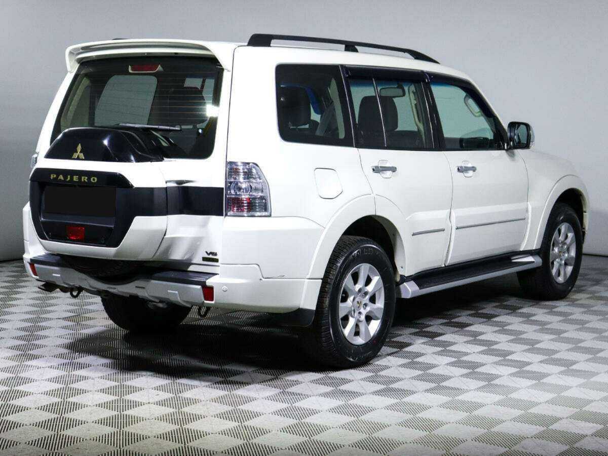Купить Mitsubishi Pajero с пробегом. Фото: #3