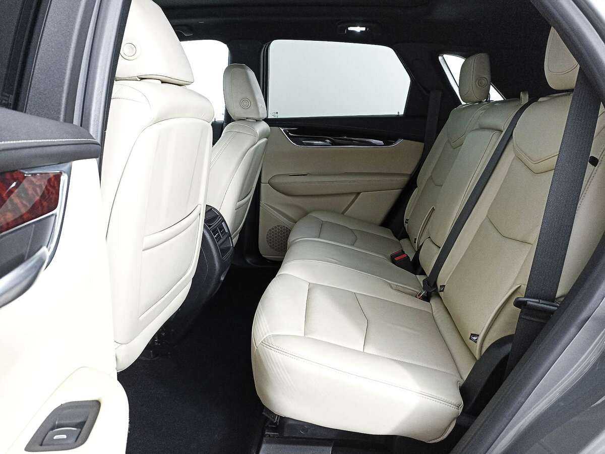 Купить Cadillac XT5 с пробегом. Фото: #9