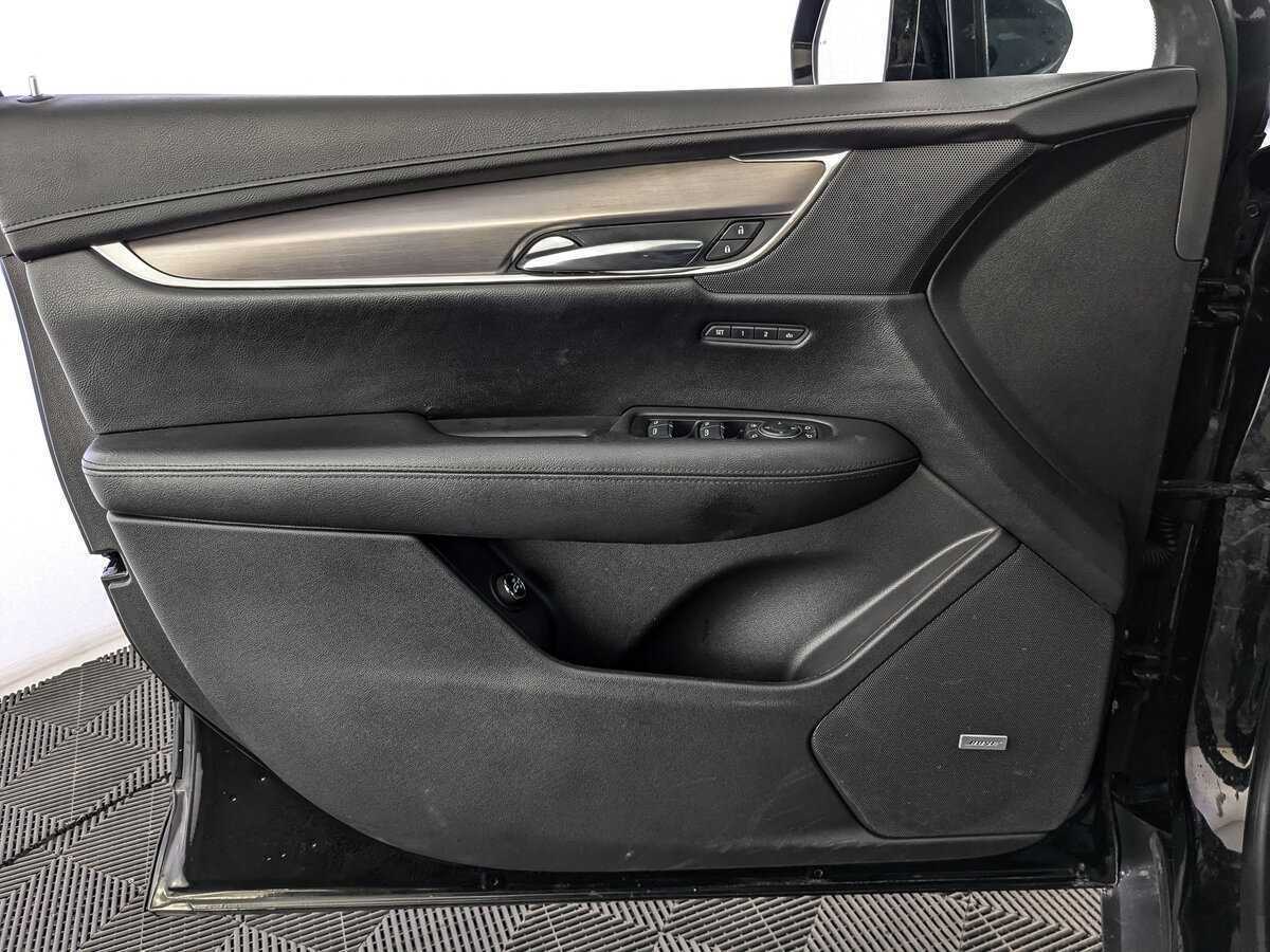 Купить Cadillac XT5 с пробегом. Фото: #17