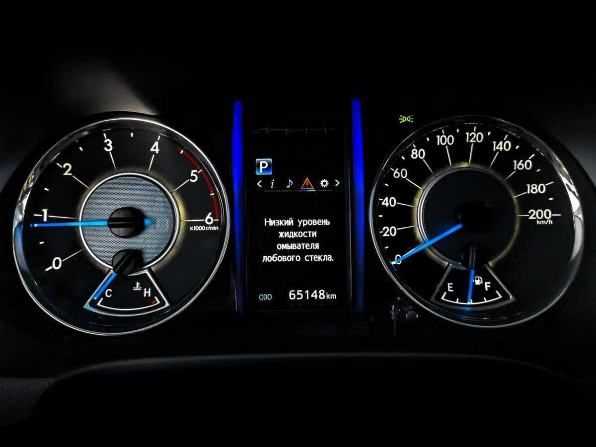 Купить Toyota Fortuner с пробегом. Фото: #11