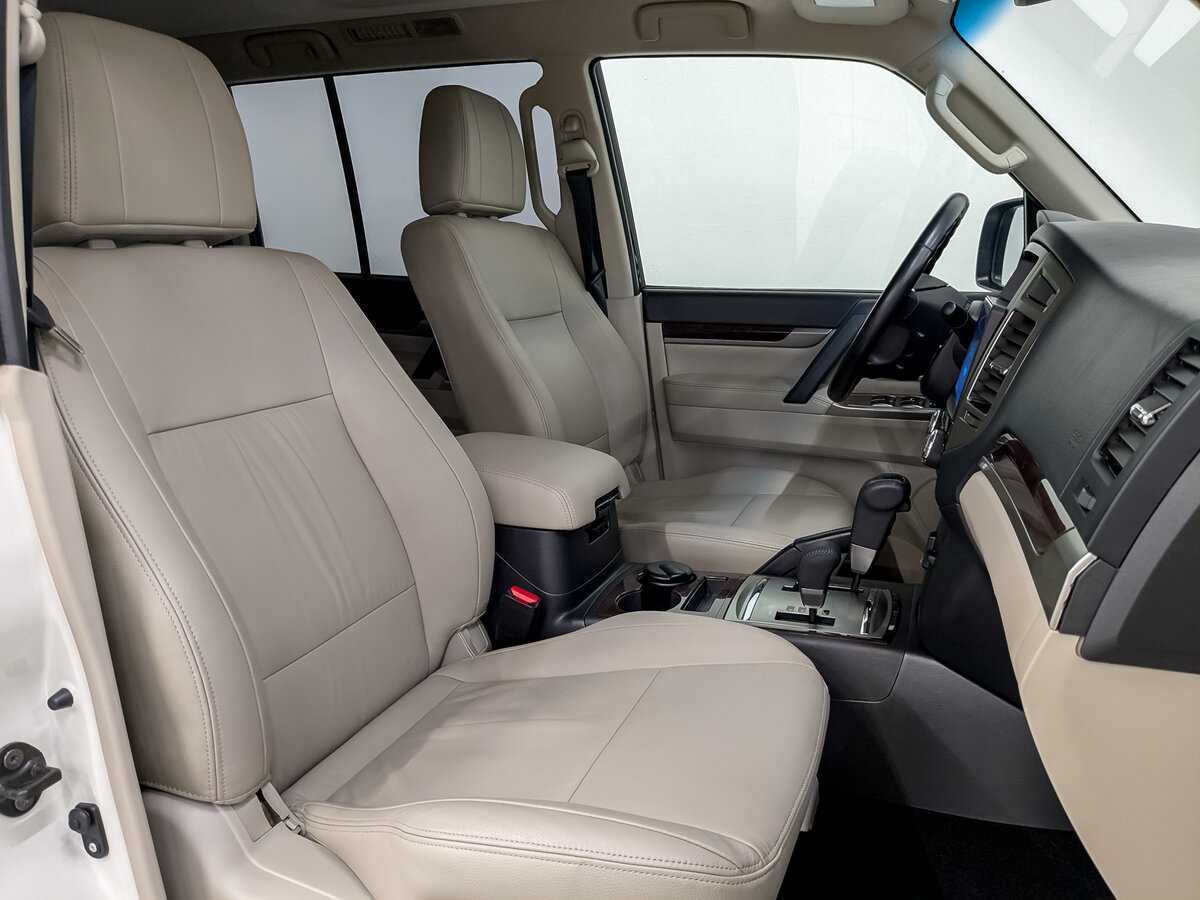 Купить Mitsubishi Pajero с пробегом. Фото: #21