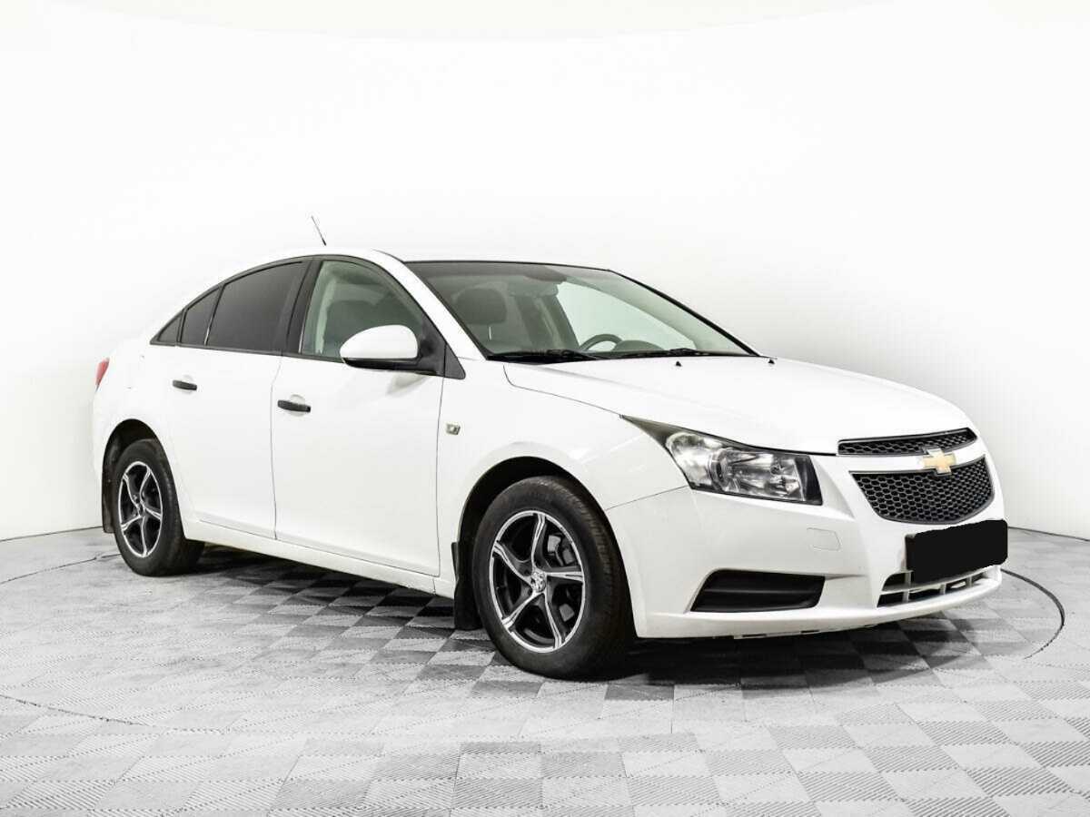 Купить Chevrolet Cruze с пробегом. Фото: #2