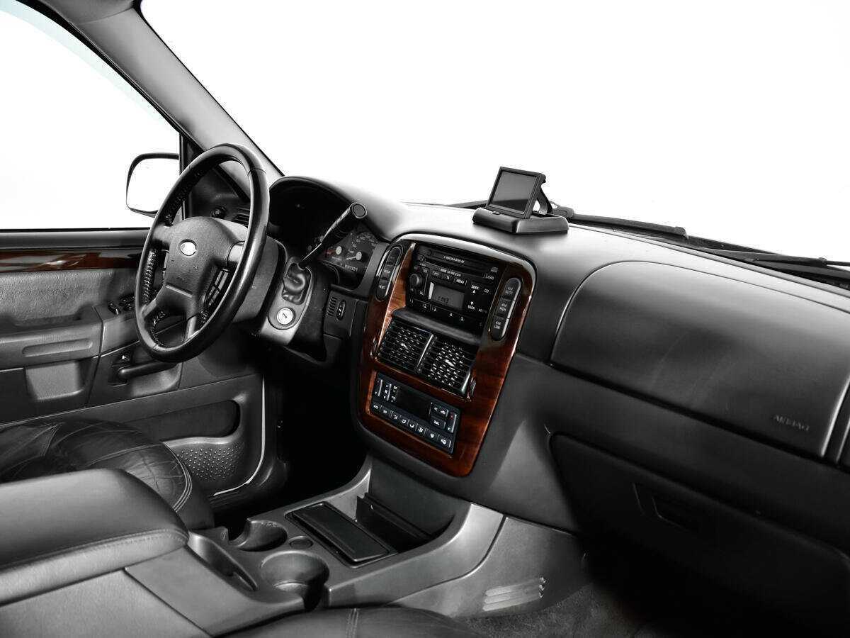 Купить Ford Explorer с пробегом. Фото: #8