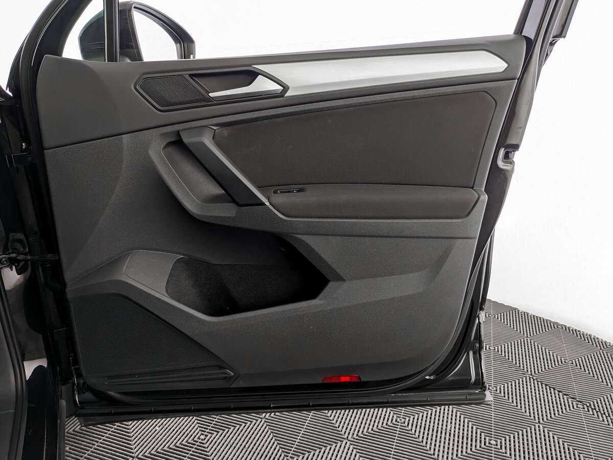Купить Volkswagen Tiguan с пробегом. Фото: #19