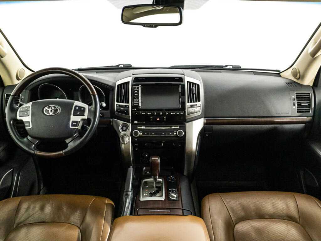 Купить Toyota Land Cruiser с пробегом. Фото: #12