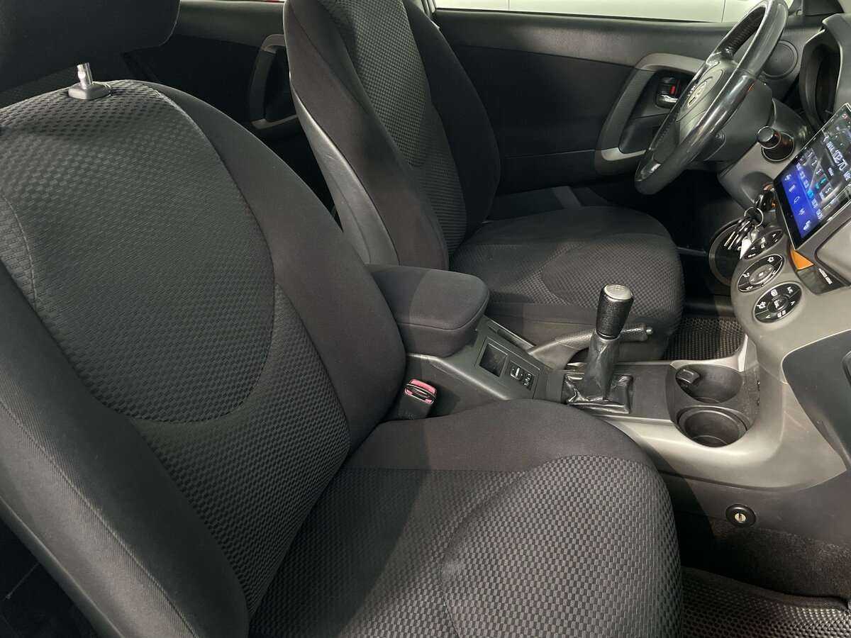 Купить Toyota RAV4 с пробегом. Фото: #11