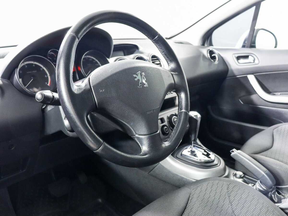 Купить Peugeot 308 с пробегом. Фото: #10