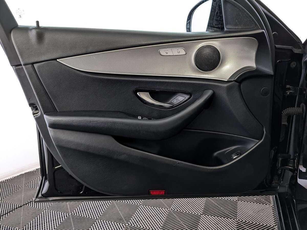 Купить Mercedes-Benz E-Класс с пробегом. Фото: #14