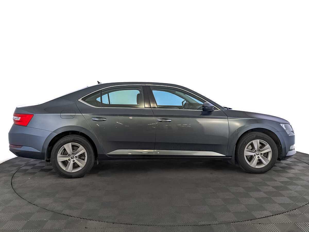 Купить Skoda Superb с пробегом. Фото: #3