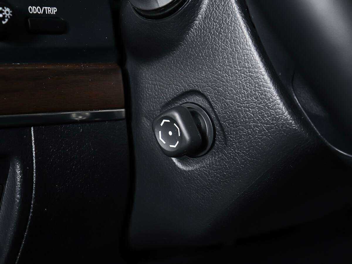 Купить Toyota Land Cruiser с пробегом. Фото: #19