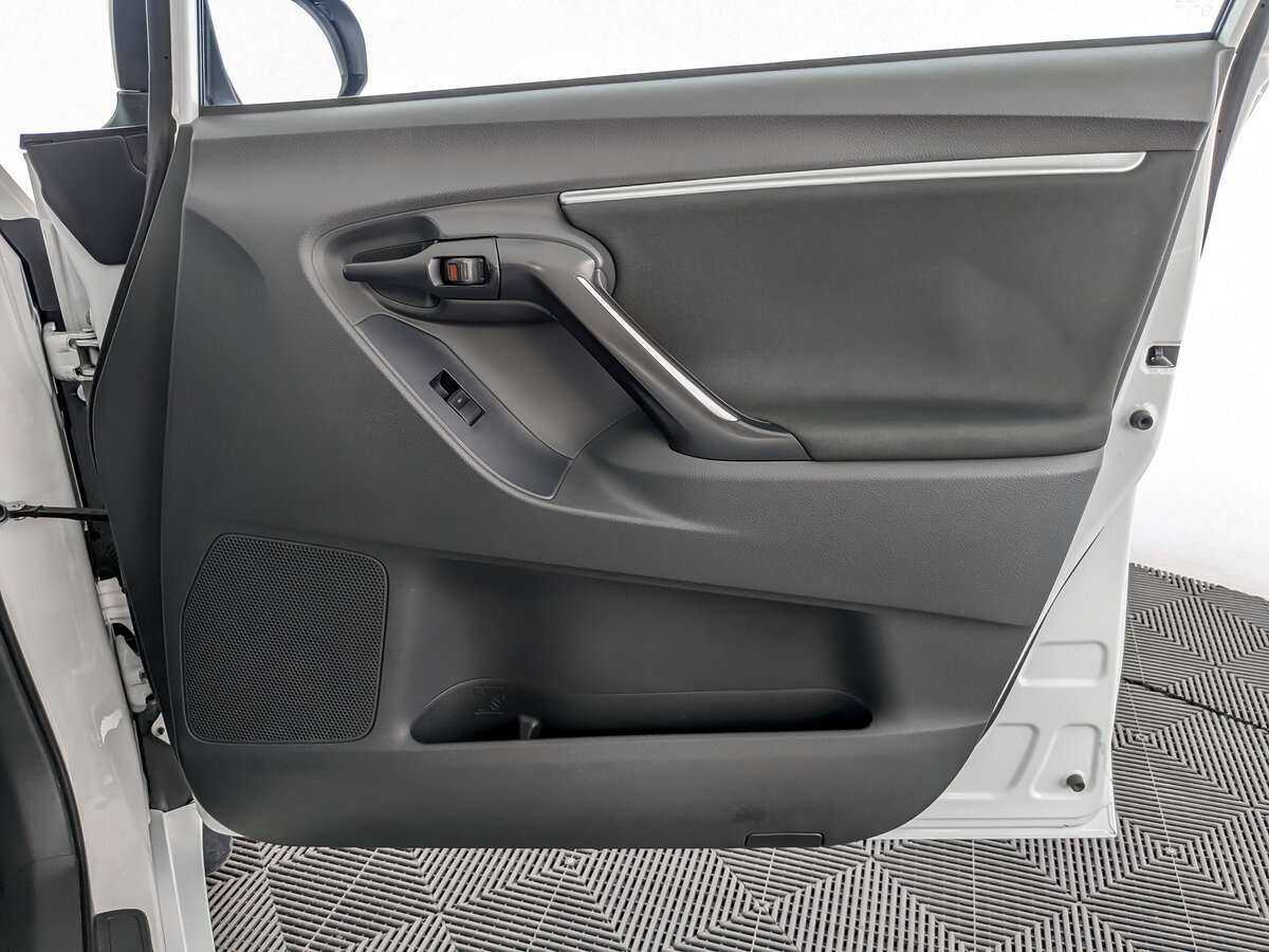 Купить Toyota Verso с пробегом. Фото: #19