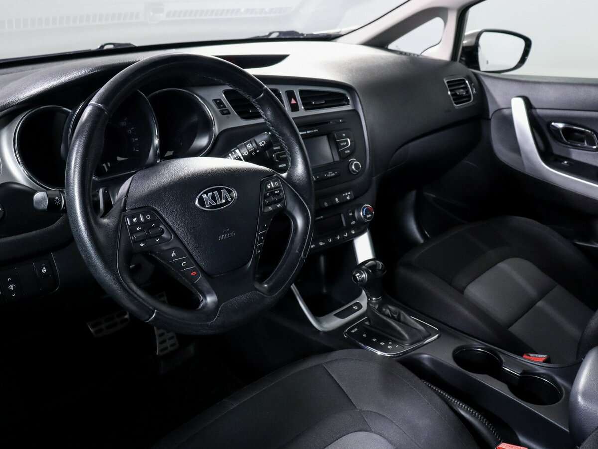 Купить Kia Ceed с пробегом. Фото: #8