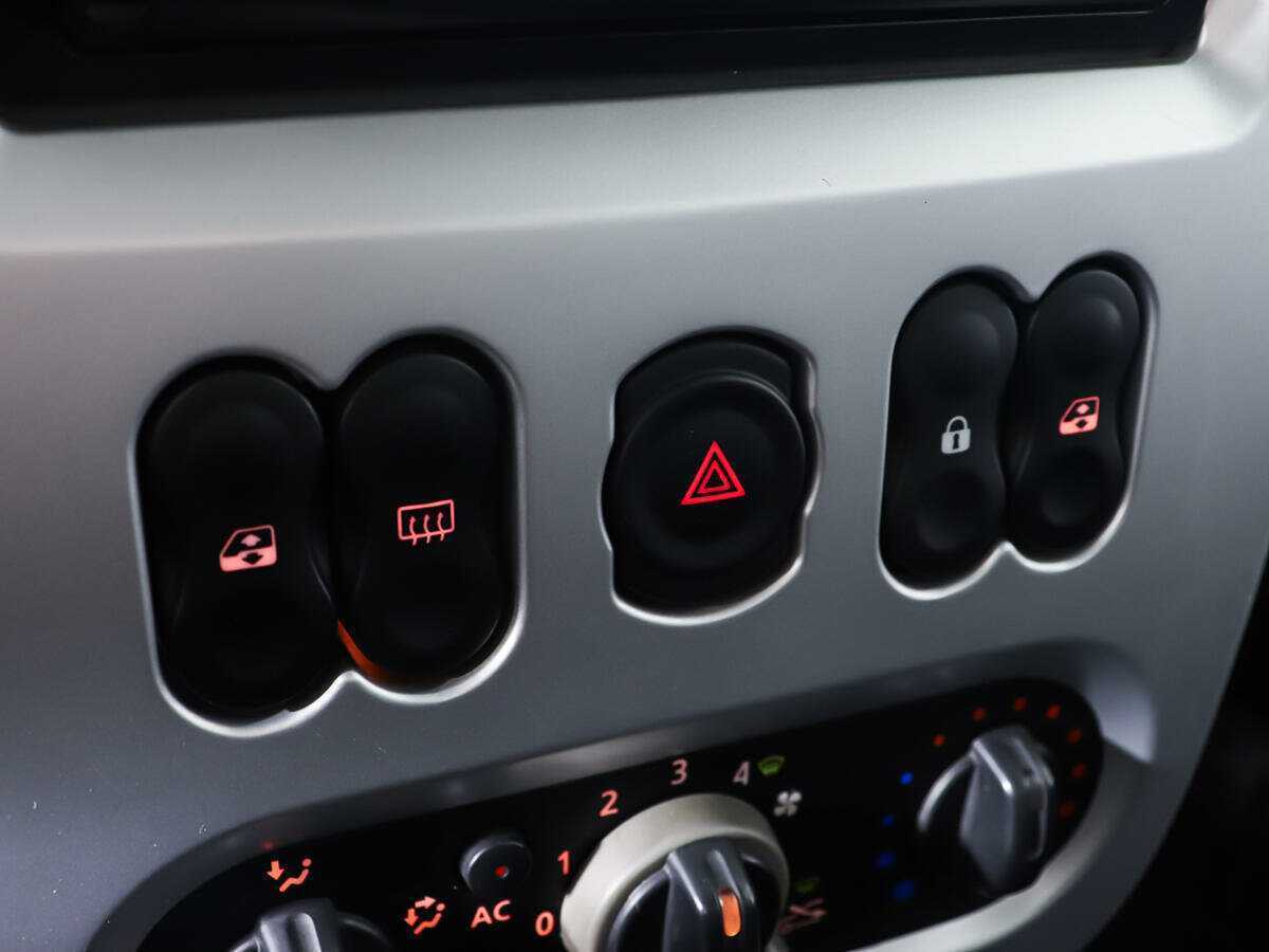 Купить Renault Sandero с пробегом. Фото: #16