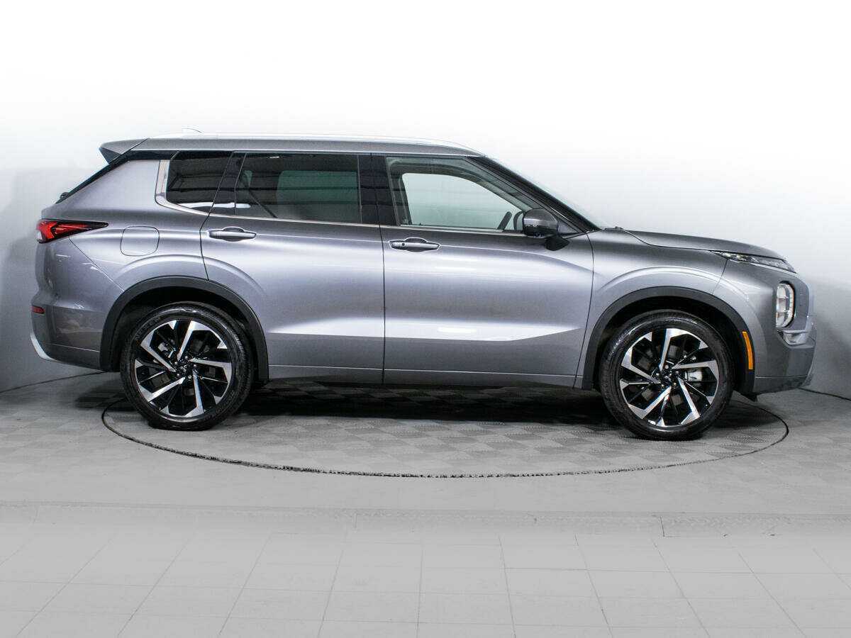 Купить Mitsubishi Outlander с пробегом. Фото: #3