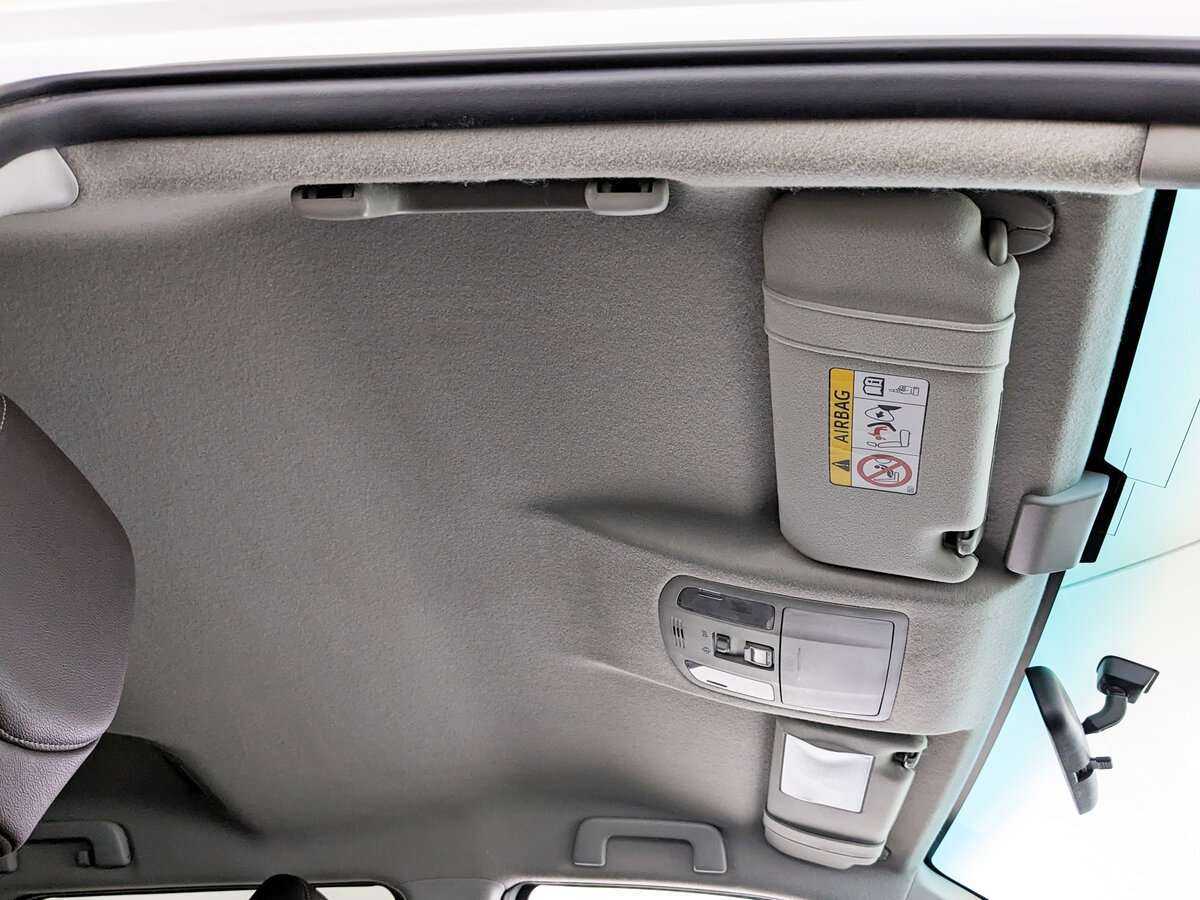 Купить Toyota Fortuner с пробегом. Фото: #18