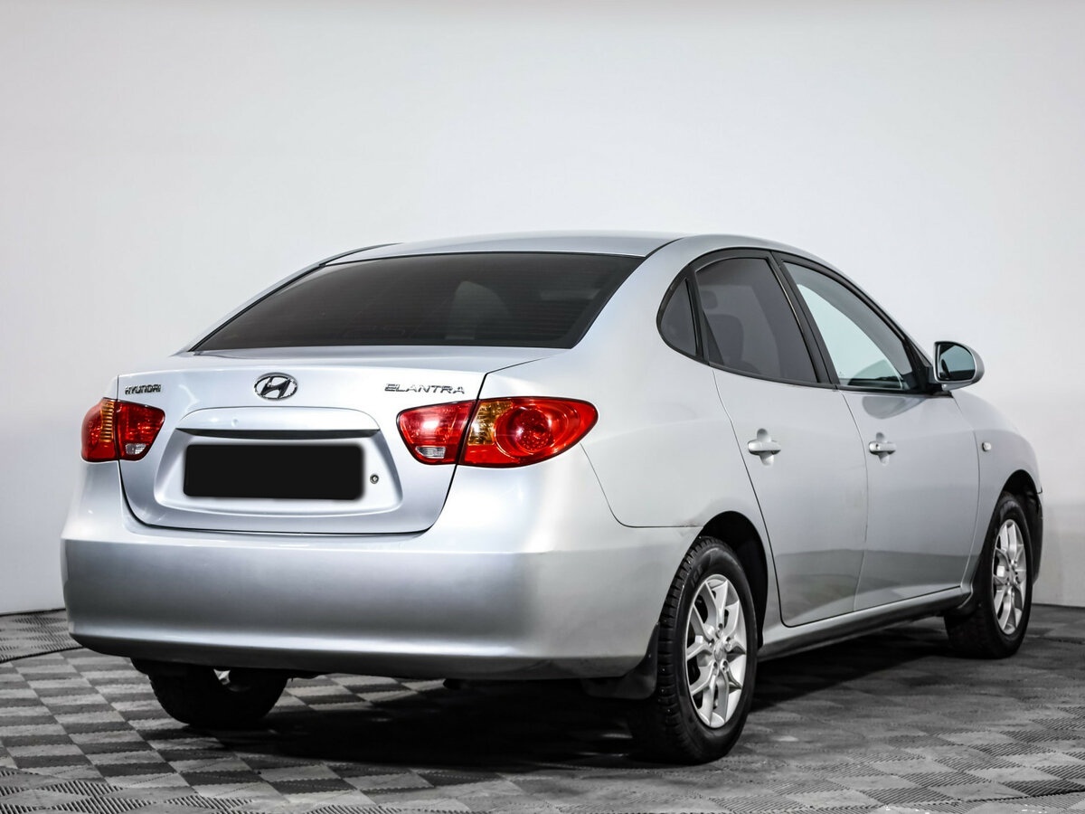 Купить Hyundai Elantra с пробегом. Фото: #3