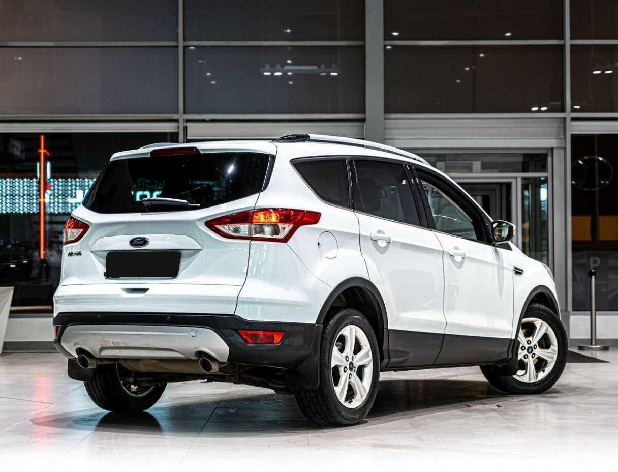 Купить Ford Kuga с пробегом. Фото: #2
