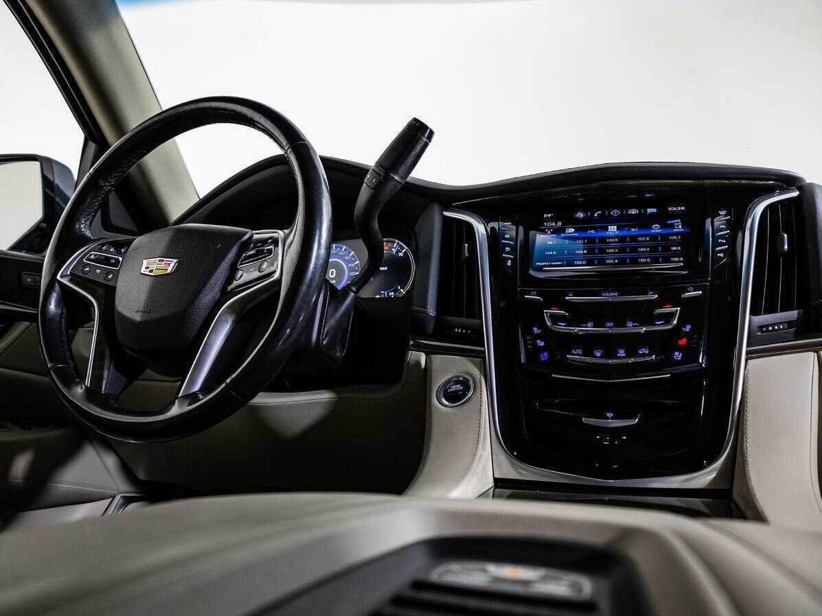 Купить Cadillac Escalade с пробегом. Фото: #13