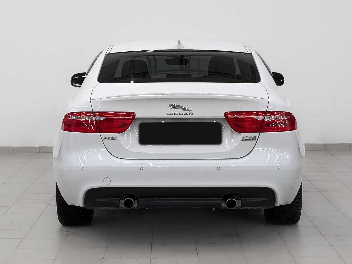 Купить Jaguar XE с пробегом. Фото: #5