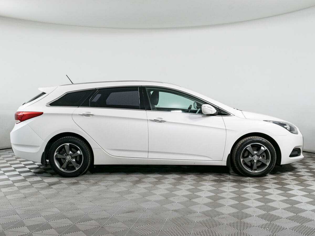 Купить Hyundai i40 с пробегом. Фото: #3