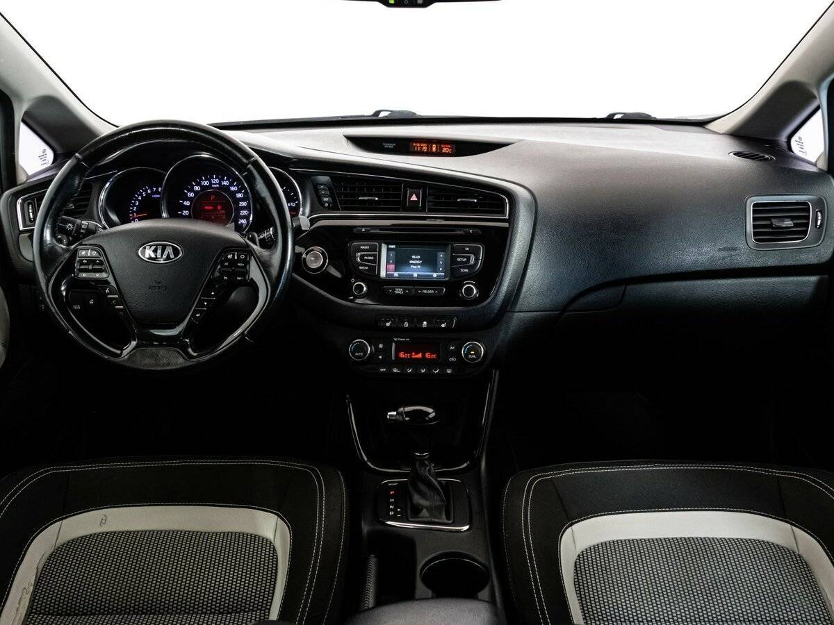 Купить Kia Ceed с пробегом. Фото: #9
