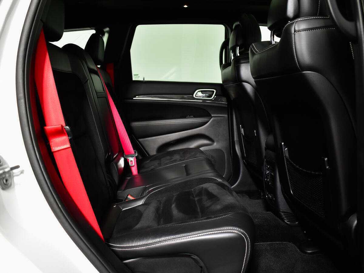 Купить Jeep Grand Cherokee с пробегом. Фото: #9