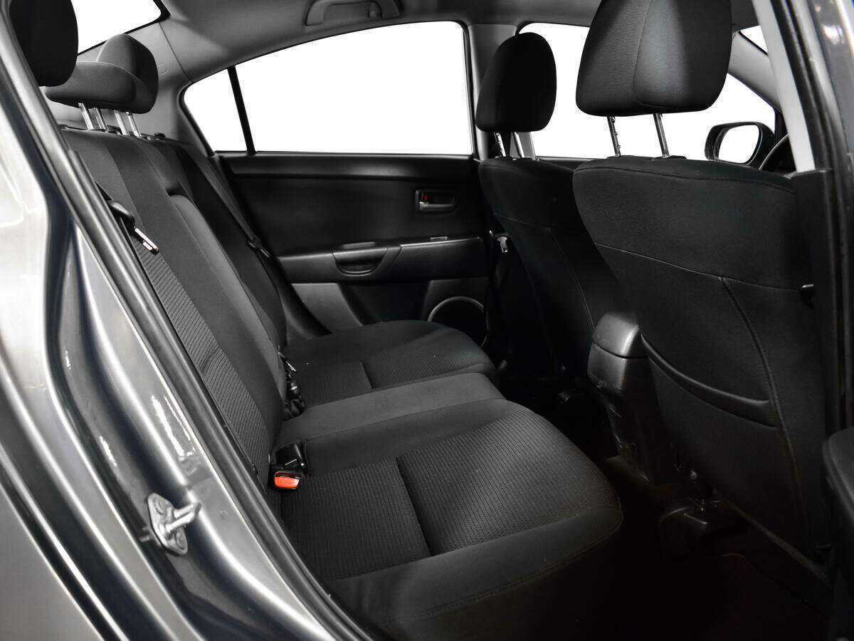 Купить Mazda 3 с пробегом. Фото: #9