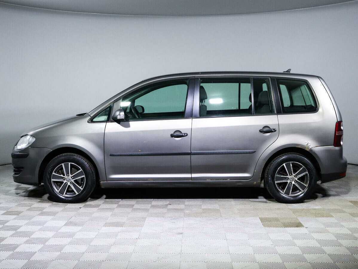 Купить Volkswagen Touran с пробегом. Фото: #7