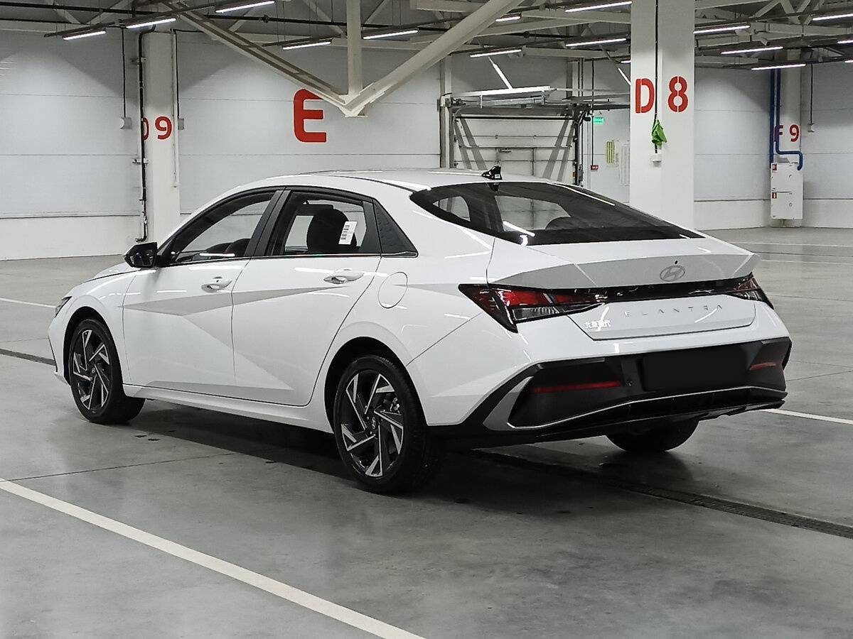 Купить Hyundai Elantra с пробегом. Фото: #6