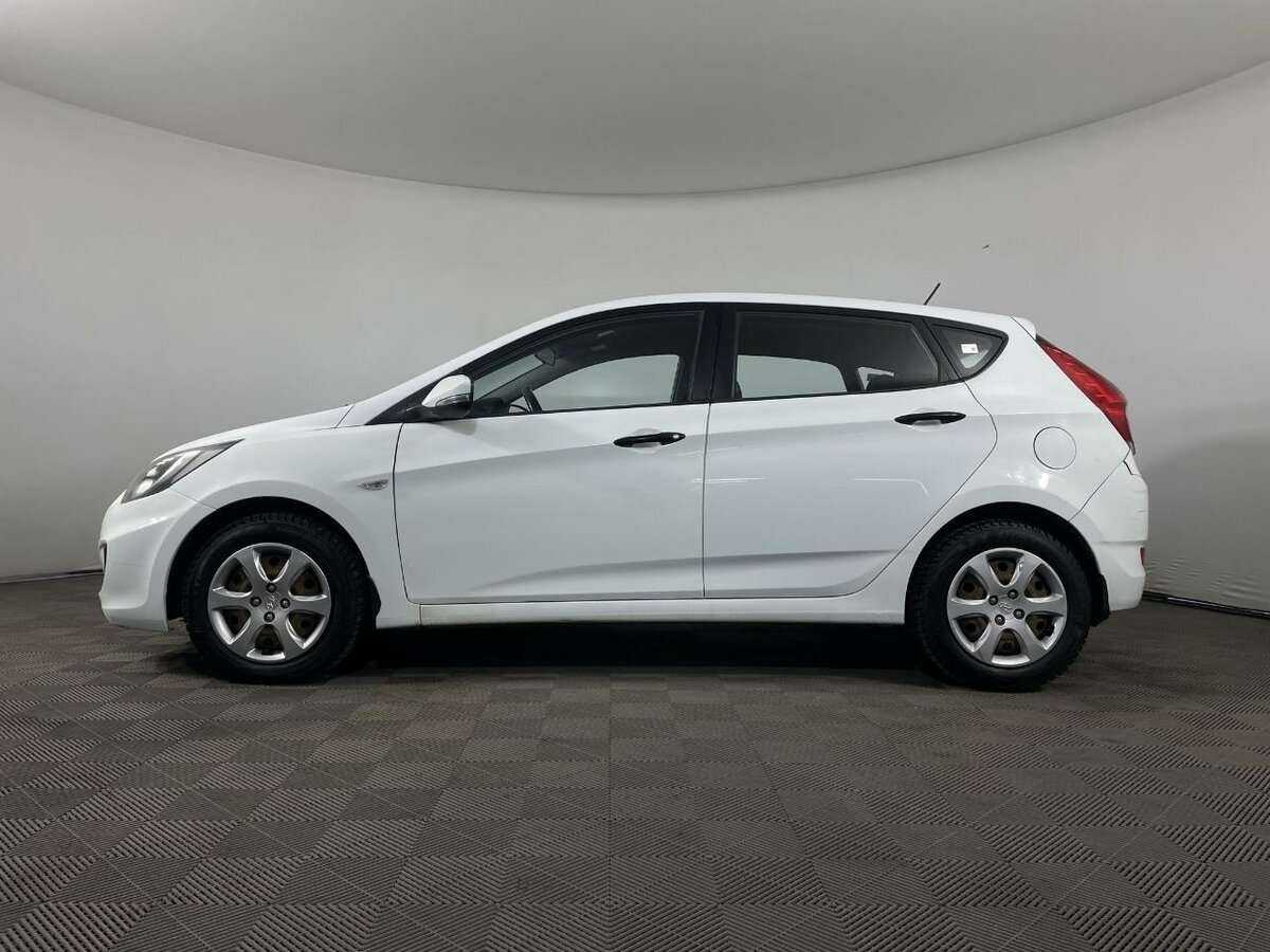 Купить Hyundai Solaris с пробегом. Фото: #4