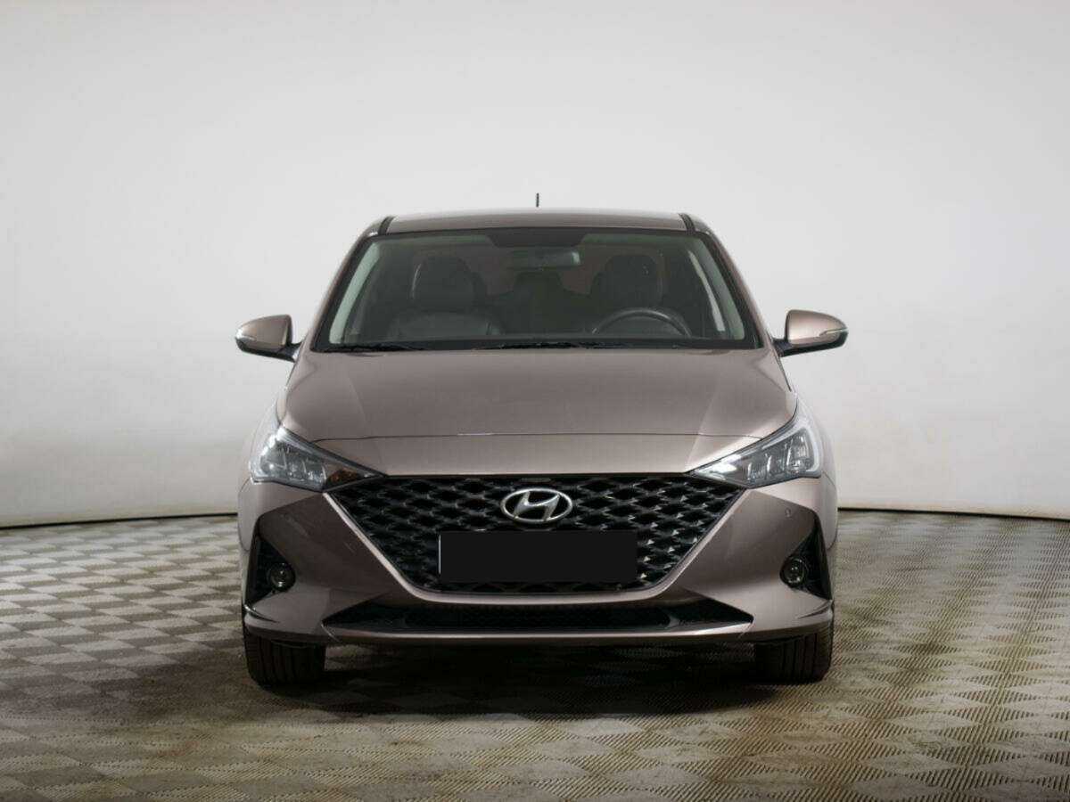 Купить Hyundai Solaris с пробегом. Фото: #1