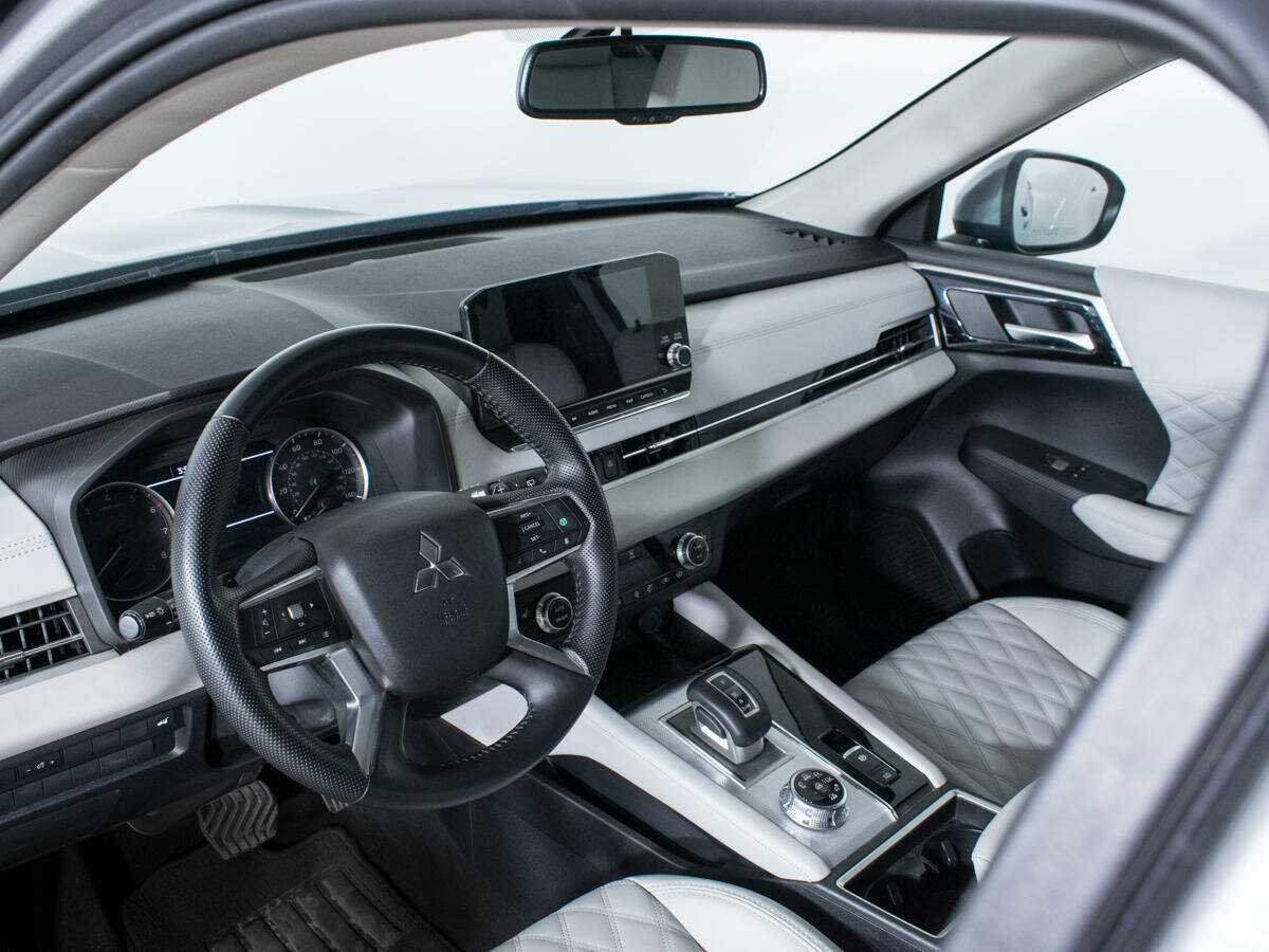 Купить Mitsubishi Outlander с пробегом. Фото: #12