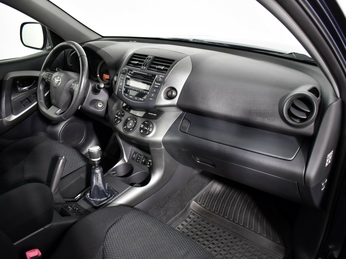 Купить Toyota RAV4 с пробегом. Фото: #11