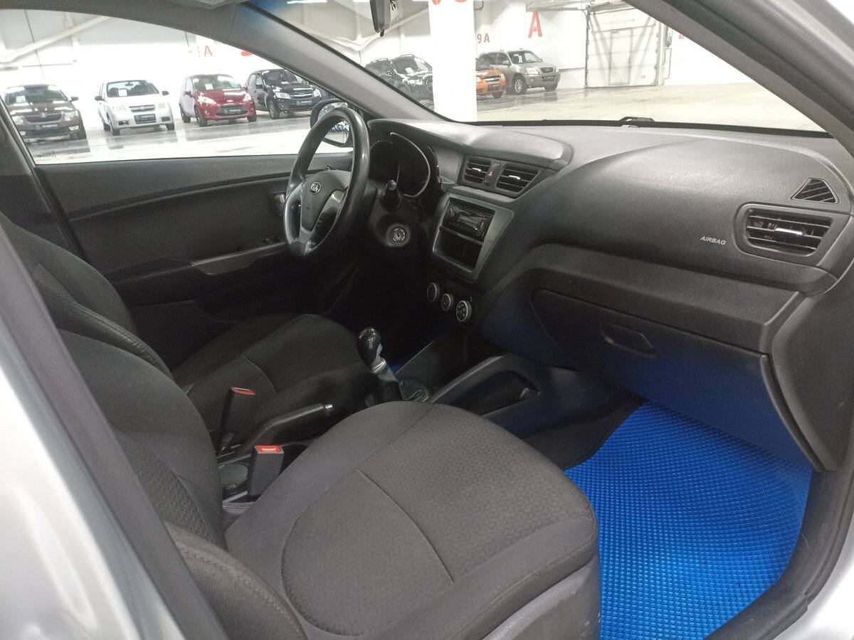Купить Kia Rio с пробегом. Фото: #10