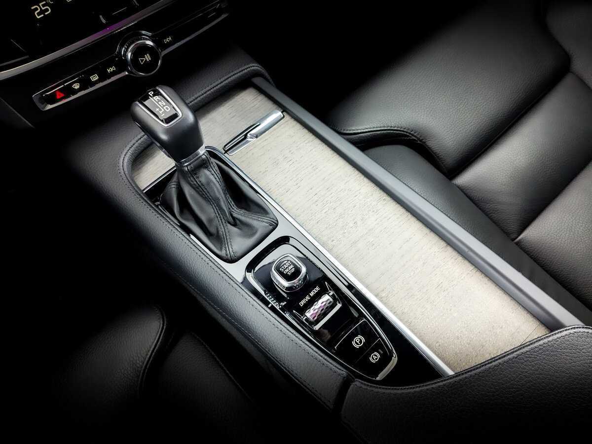 Купить Volvo S90 с пробегом. Фото: #27