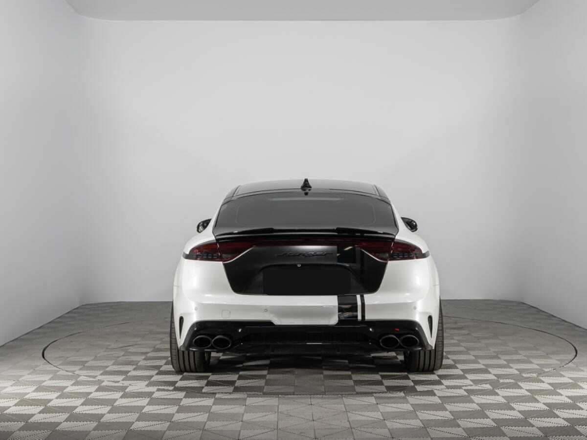 Купить Kia Stinger с пробегом. Фото: #5
