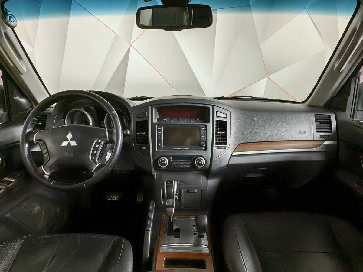 Купить Mitsubishi Pajero с пробегом. Фото: #9
