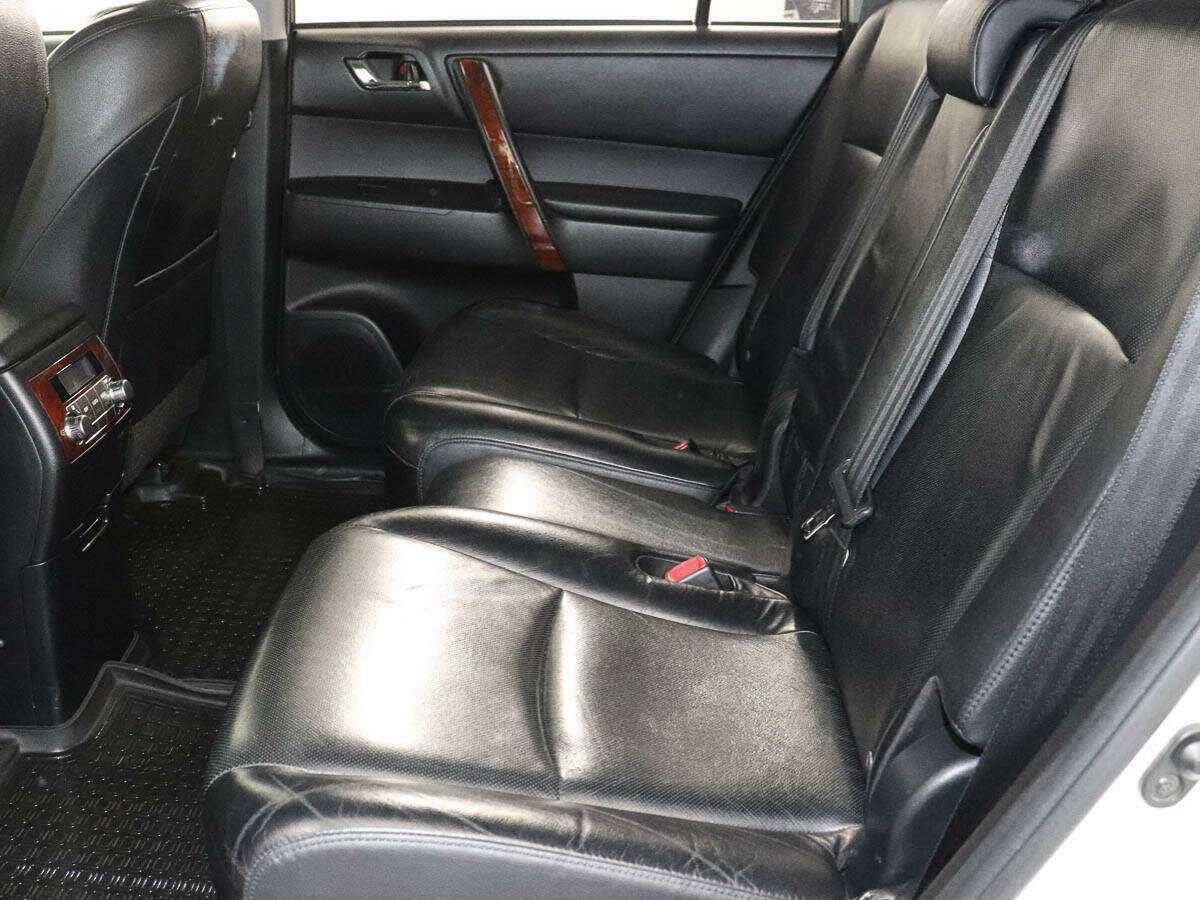 Купить Toyota Highlander с пробегом. Фото: #8